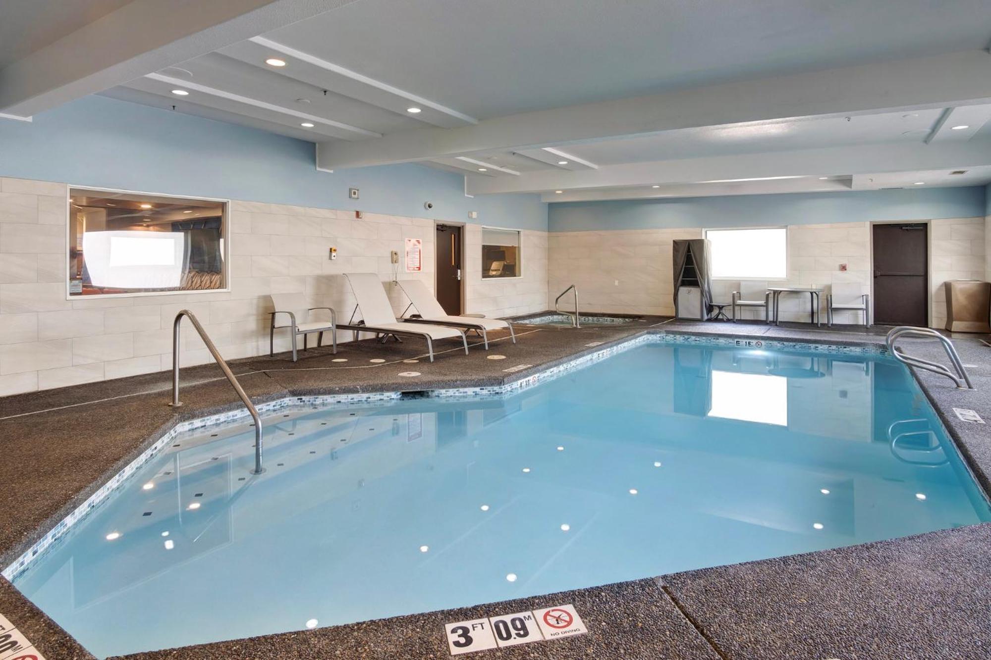Holiday Inn Express Portland East - Columbia Gorge By Ihg Troutdale Exterior foto